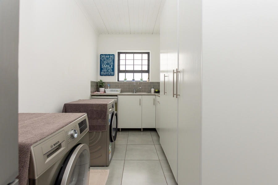 3 Bedroom Property for Sale in Britannia Bay Western Cape
